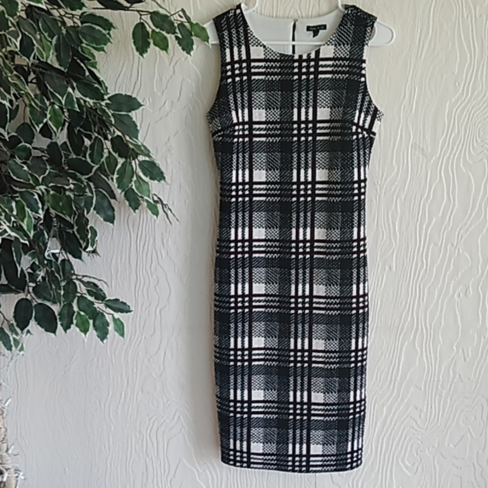 Sami &Jo black and white plaid midi dress small